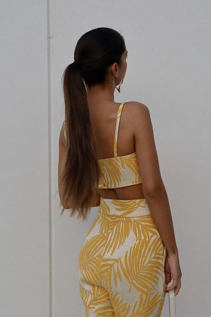 TOP BEGE COM JACQUARD AMARELO FOLHAS