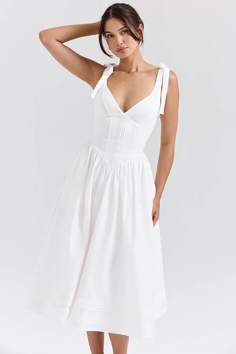 Vestido Branco Midi Com Lacinho Modelo Hattie