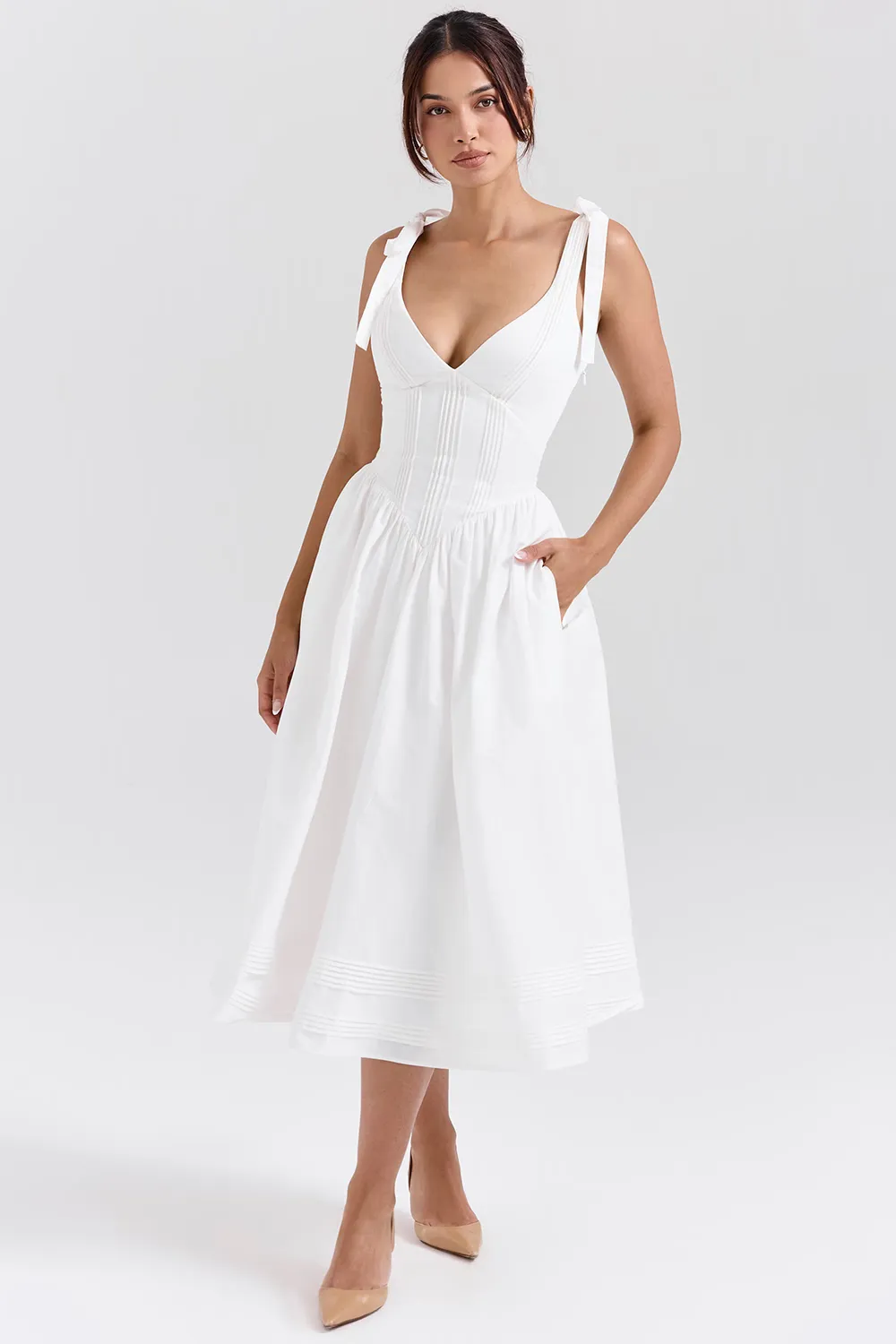 Vestido Branco Midi Com Lacinho Modelo Hattie